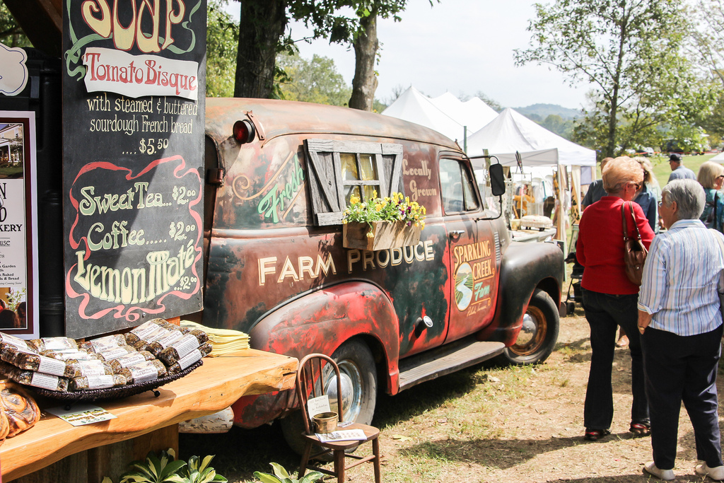 Food Vendors and cool old truck at Bella Rustica