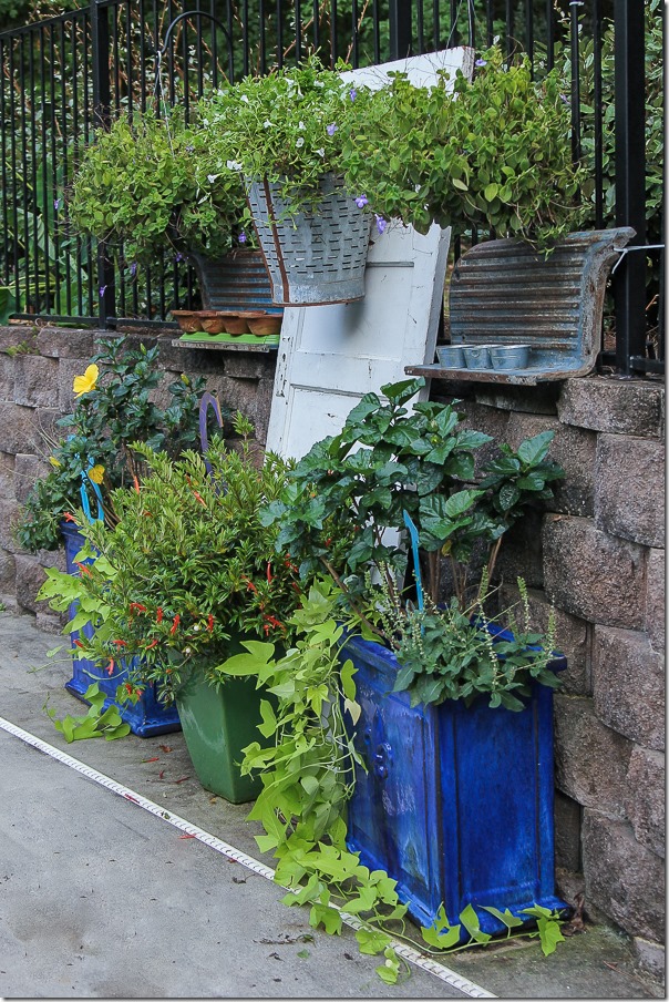 Pool patio decorating with old doors-12