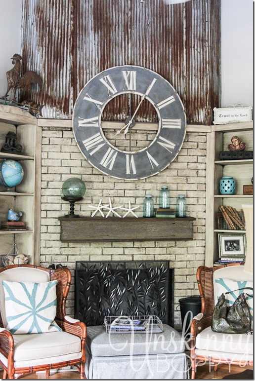 My friend Dana's house is a design dream. So many amazing things, everywhere I look. I was so inspired. Here's a picture of her fireplace mantel set up!