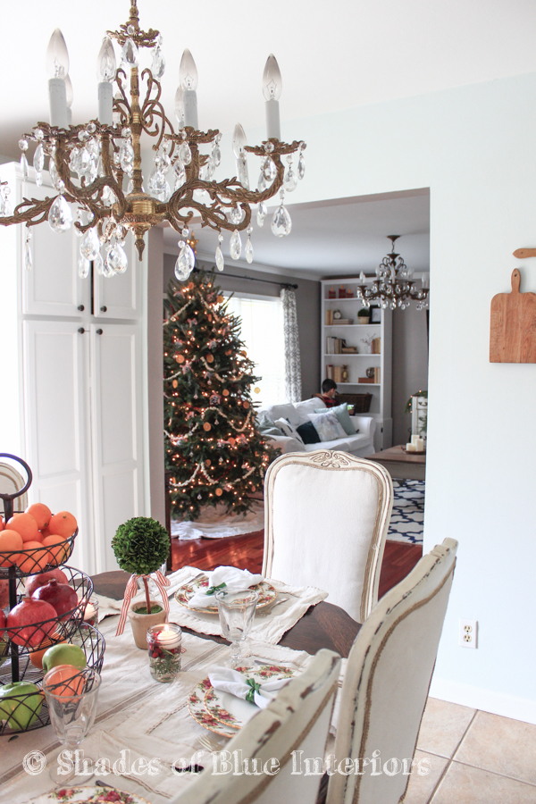 Christmas decorations in the dining room