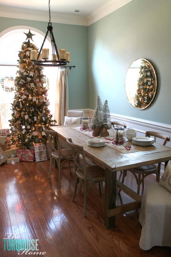 Christmas-Dining-Room-Rustic-Tree