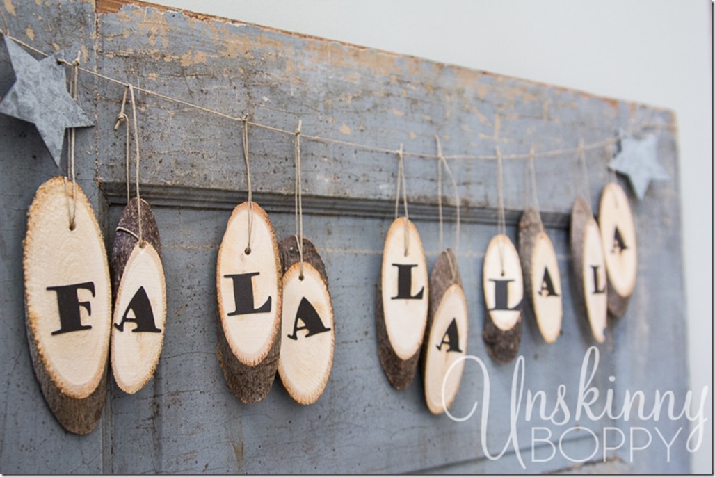 Fa la la la la la la la la.... LOVE this cute rustic garland!