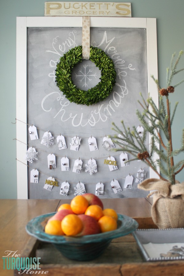 christmas-chalkboard-avent-calendar-boxwood-wreath