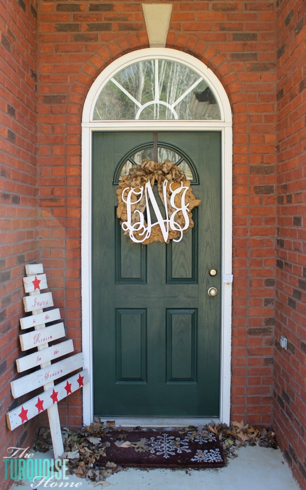 christmas-decorating-front-door