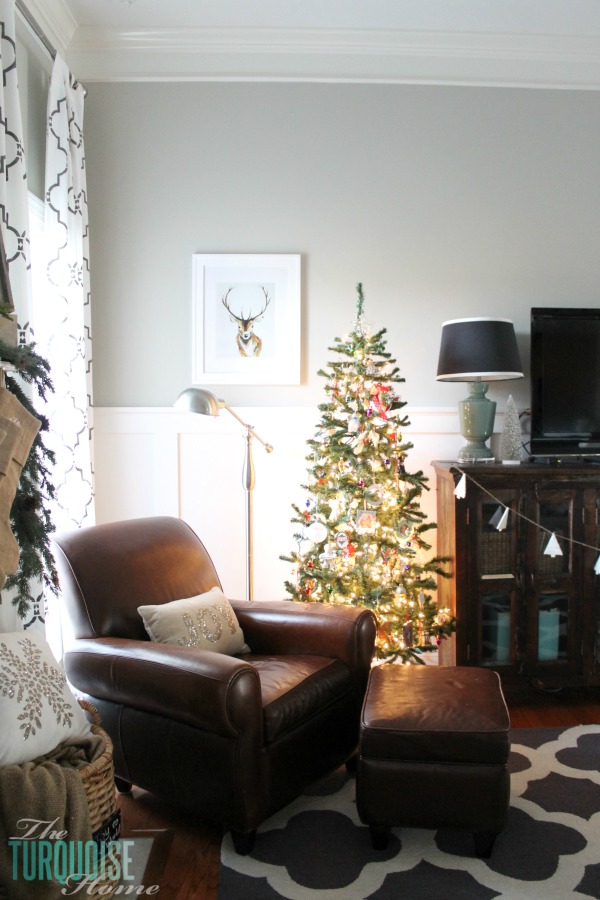 living-room-christmas-tree-deer-print