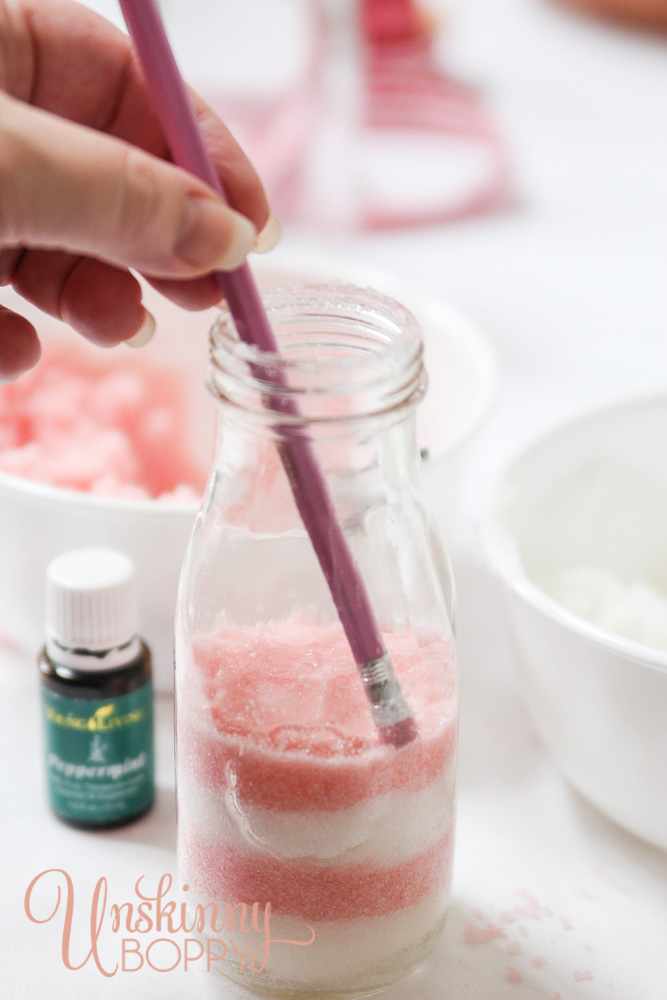 how to make layered peppermint sugar scrub