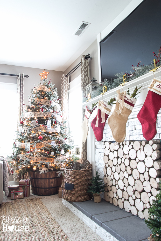 Christmas Living Room (2 of 3)