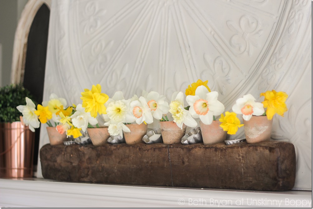 Spring mantel decorating ideas | Cozy Spring Home Tour | www.unskinnyboppy.com