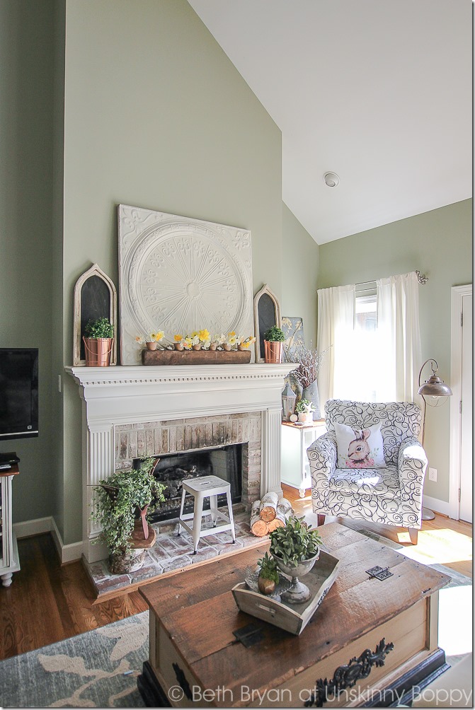 Spring mantel decorating ideas | Cozy Spring Home Tour | www.unskinnyboppy.com