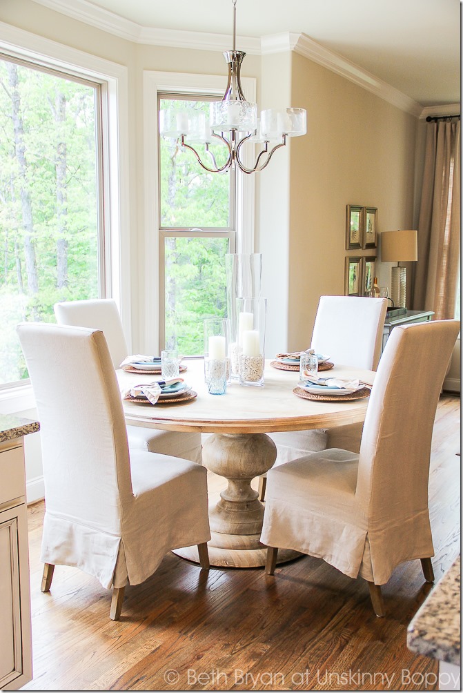 Light wood #Pedestal #dining #table in eat-in-kitchen #diningroom