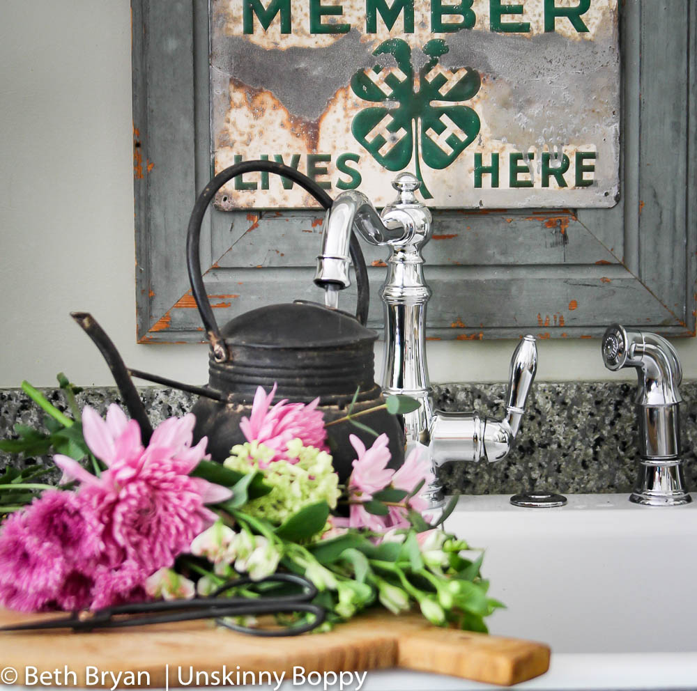 Moen Weymouth Kitchen faucet (farmhouse style) (4 of 15)