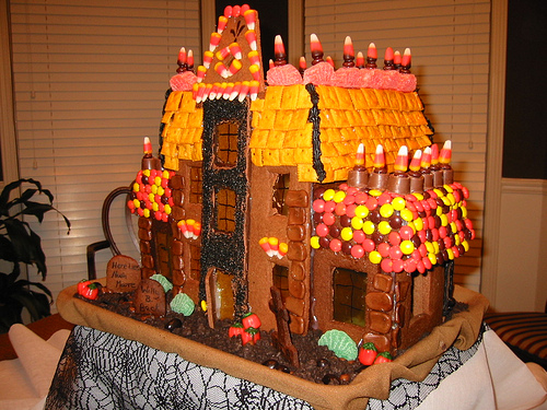 haunted-gingerbread-mansion