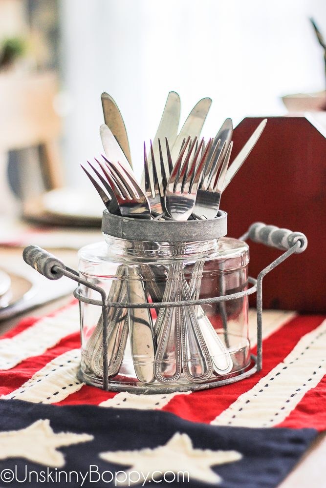 Plant frog as a silverware holder