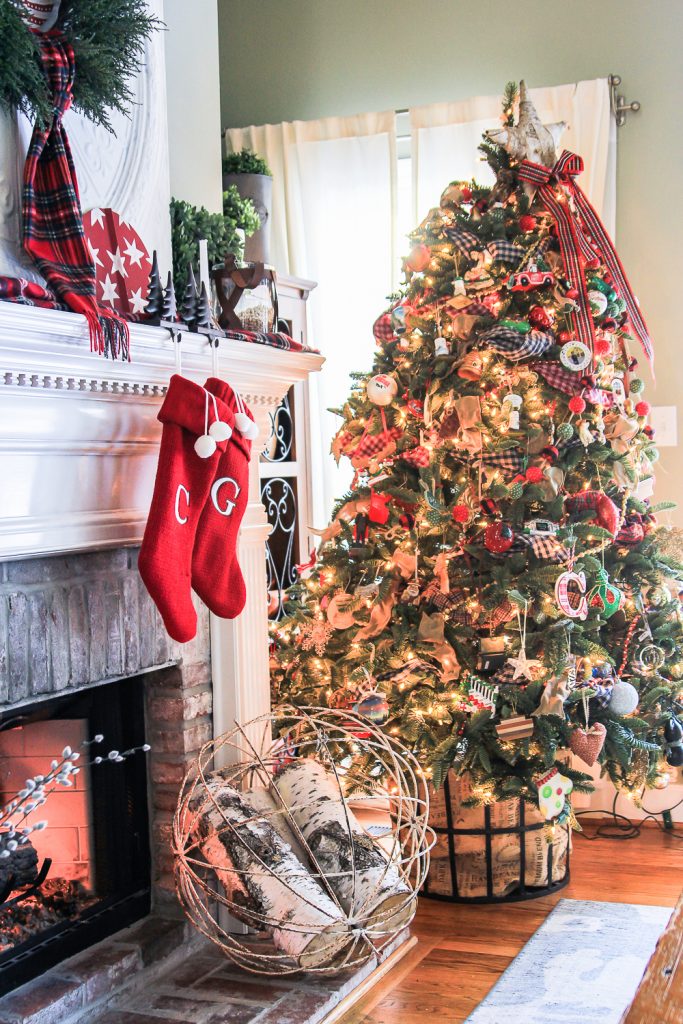 My Christmas Tree And Mantel {At Long Last} - Worthing Court