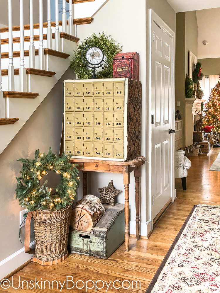 Vintage Christmas decorating ideas for the foyer and front porch