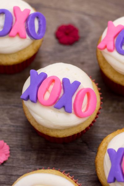 Valentine day cupcakes