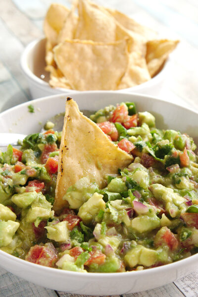 homemade chunky guacamole