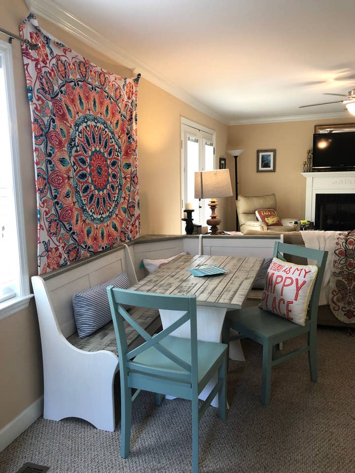 banquette seating for six