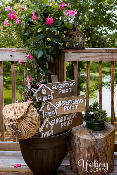 DIY-LAKE-HOUSE-SIGNS-ON-CEDAR