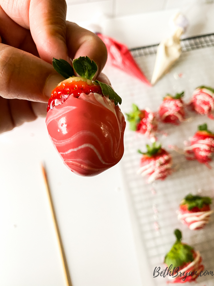 CHOCOLATE COVERED STRAWBERRIES FOR VALENTINES 15