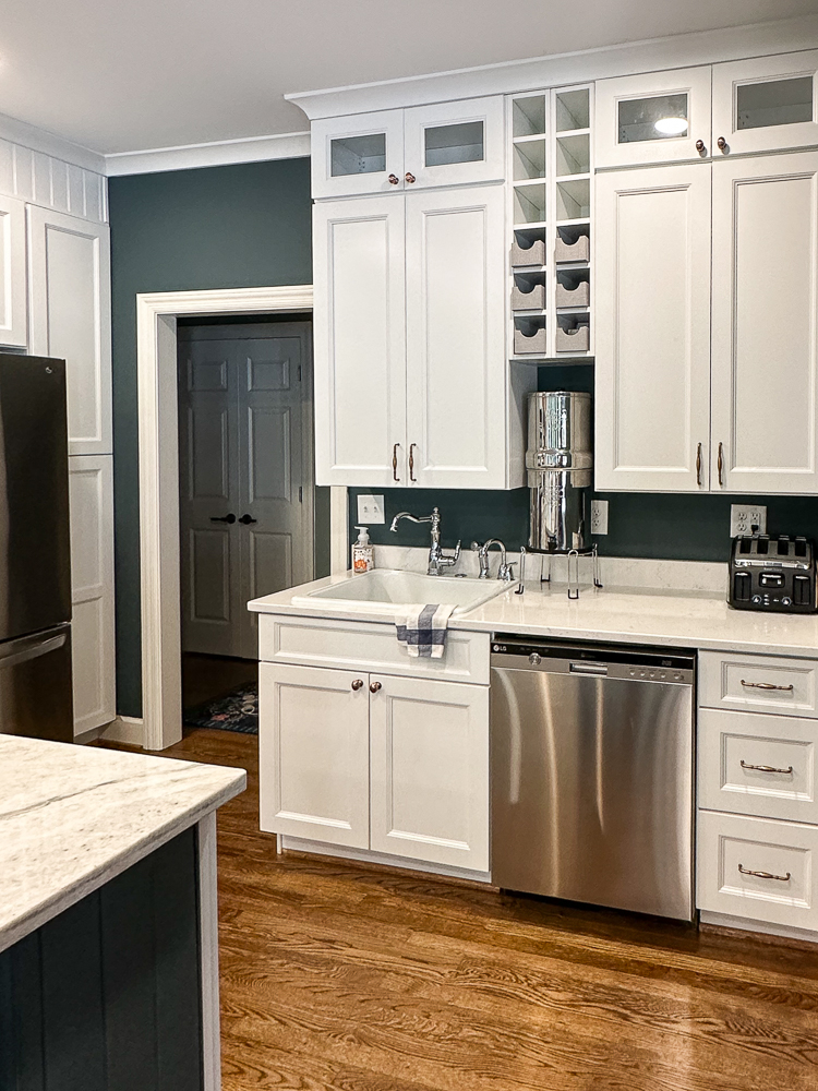 Dishwasher in back of kitchen