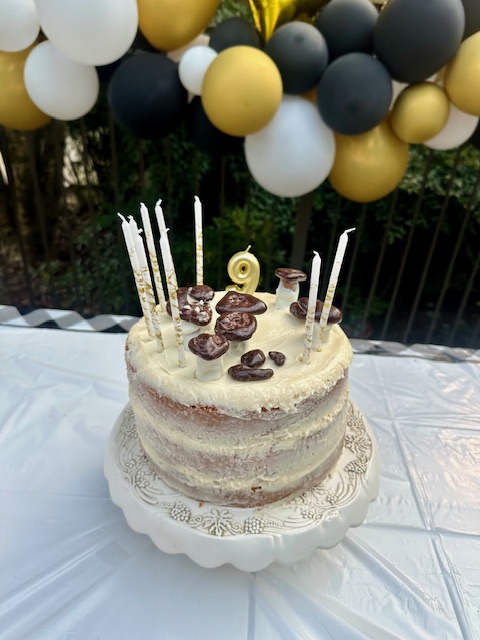 Naked cake with mushroom decor