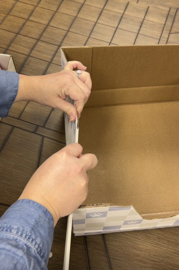 How to assemble a Kitty Poo Club box- plastic clips